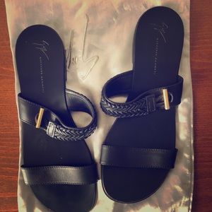 GIUSEPPE ZANOTTI™️ Black n Gold Classy Slippers